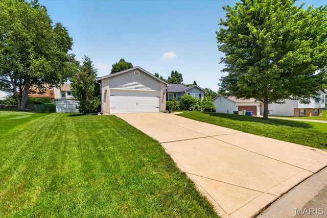 1176 Gibraltar Point Drive, St Charles, MO 63304