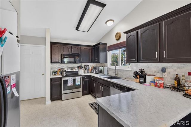 1176 Gibraltar Point Drive, St Charles, MO 63304