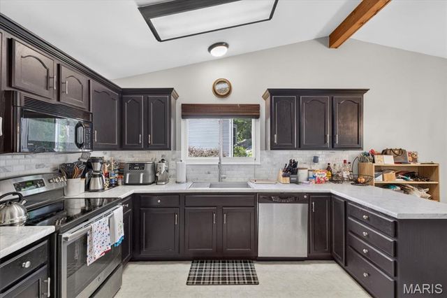 1176 Gibraltar Point Drive, St Charles, MO 63304