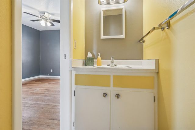 1200 W Clinton Avenue, Indianola, IA 50125