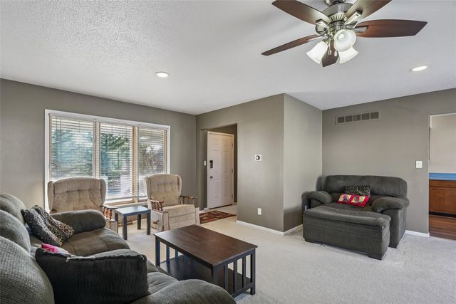 1200 W Clinton Avenue, Indianola, IA 50125