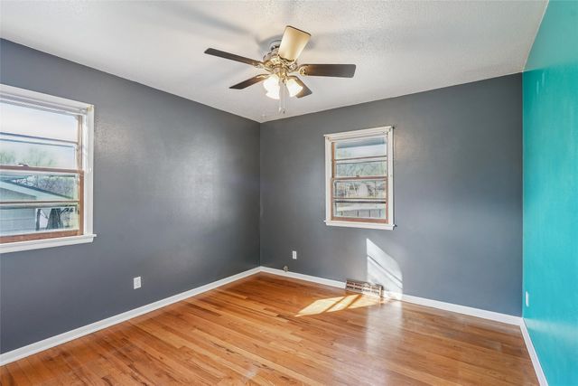 1200 W Clinton Avenue, Indianola, IA 50125