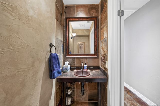 22819 Central Pr, San Antonio, TX 78255