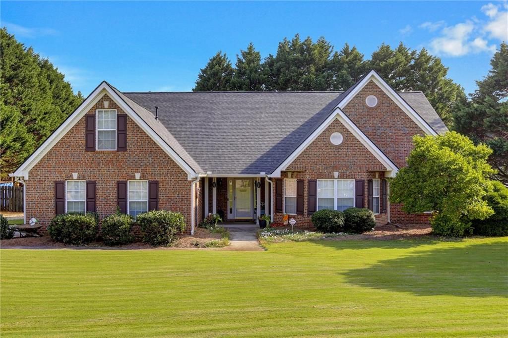 1227 Blue Springs Drive, Loganville, GA 30052