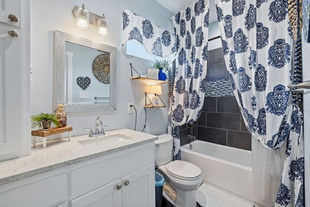 145 Jewel Drive, Port Bolivar, TX 77650