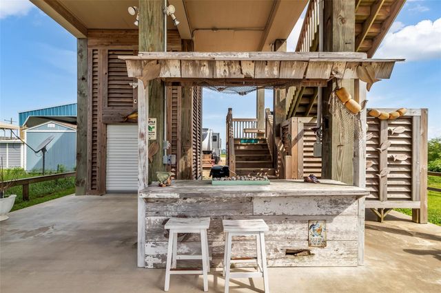 145 Jewel Drive, Port Bolivar, TX 77650