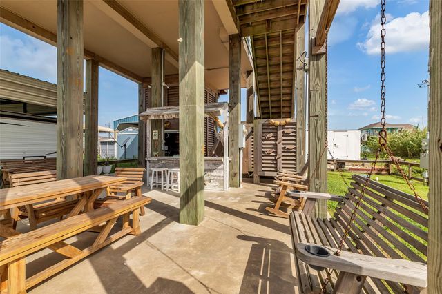 145 Jewel Drive, Port Bolivar, TX 77650