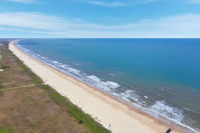 145 Jewel Drive, Port Bolivar, TX 77650