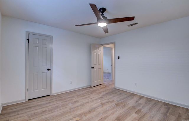 8 Fox Run Drive, Little Rock, AR 72210