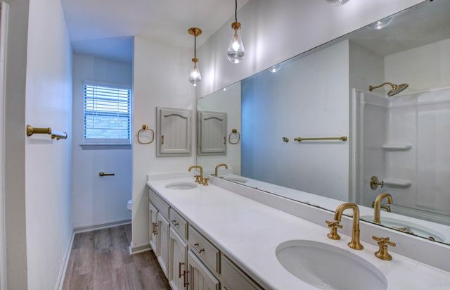 8 Fox Run Drive, Little Rock, AR 72210