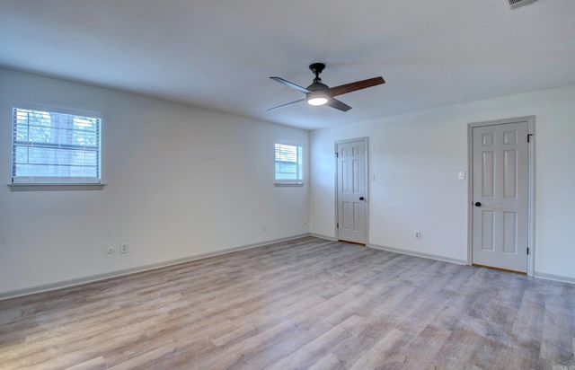 8 Fox Run Drive, Little Rock, AR 72210