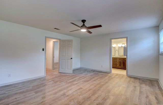 8 Fox Run Drive, Little Rock, AR 72210