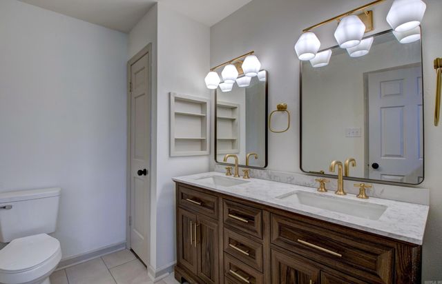 8 Fox Run Drive, Little Rock, AR 72210