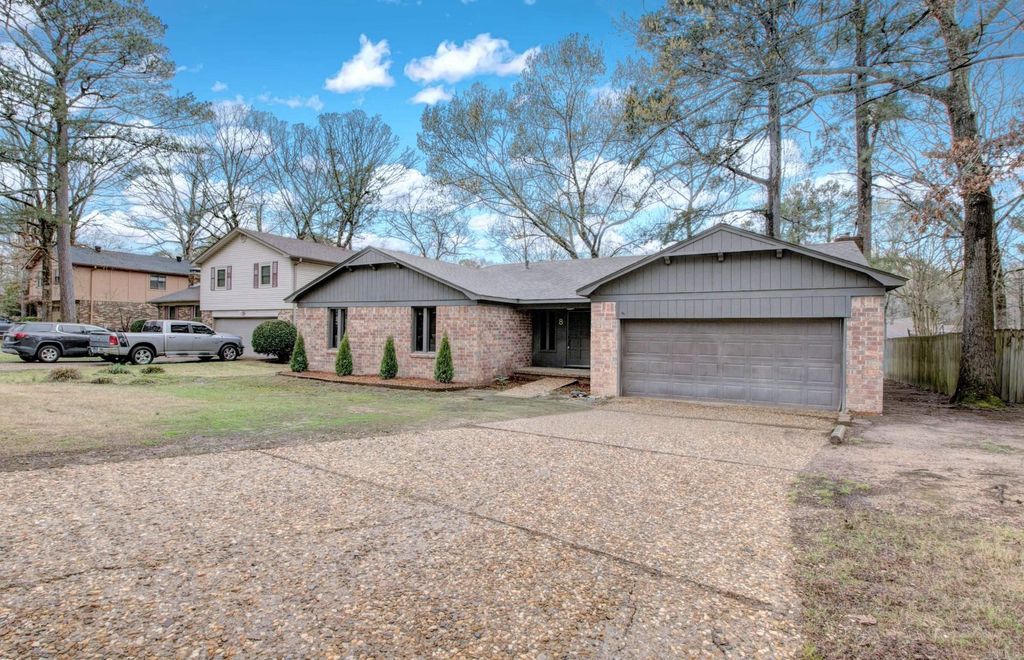 8 Fox Run Drive, Little Rock, AR 72210
