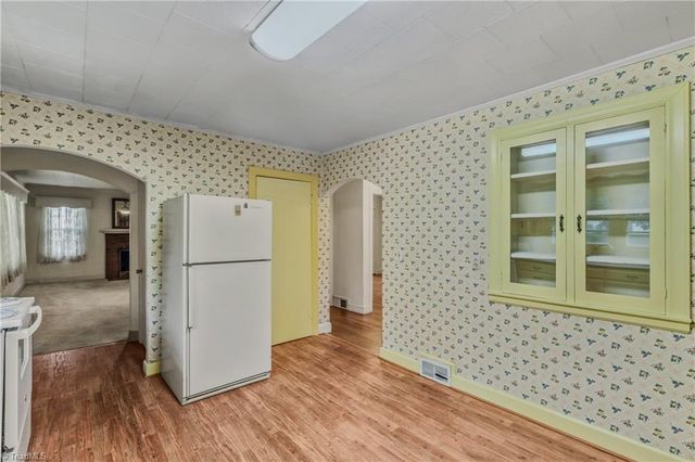 208 Linville Road, Mount Airy, NC 27030