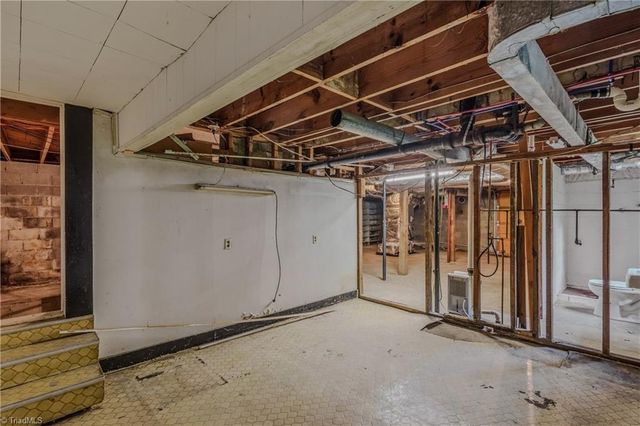 208 Linville Road, Mount Airy, NC 27030