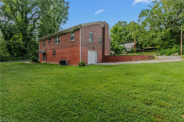 208 Linville Road, Mount Airy, NC 27030