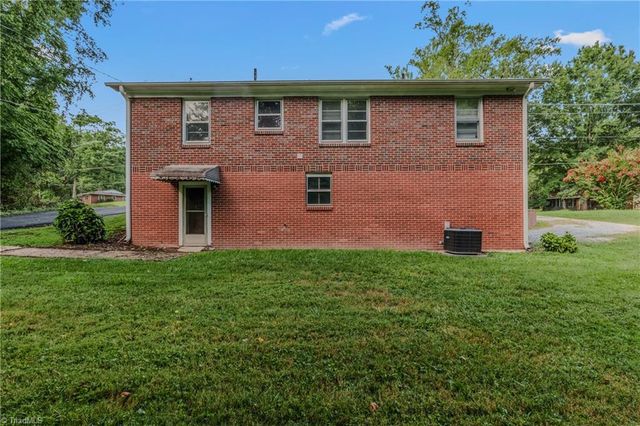 208 Linville Road, Mount Airy, NC 27030