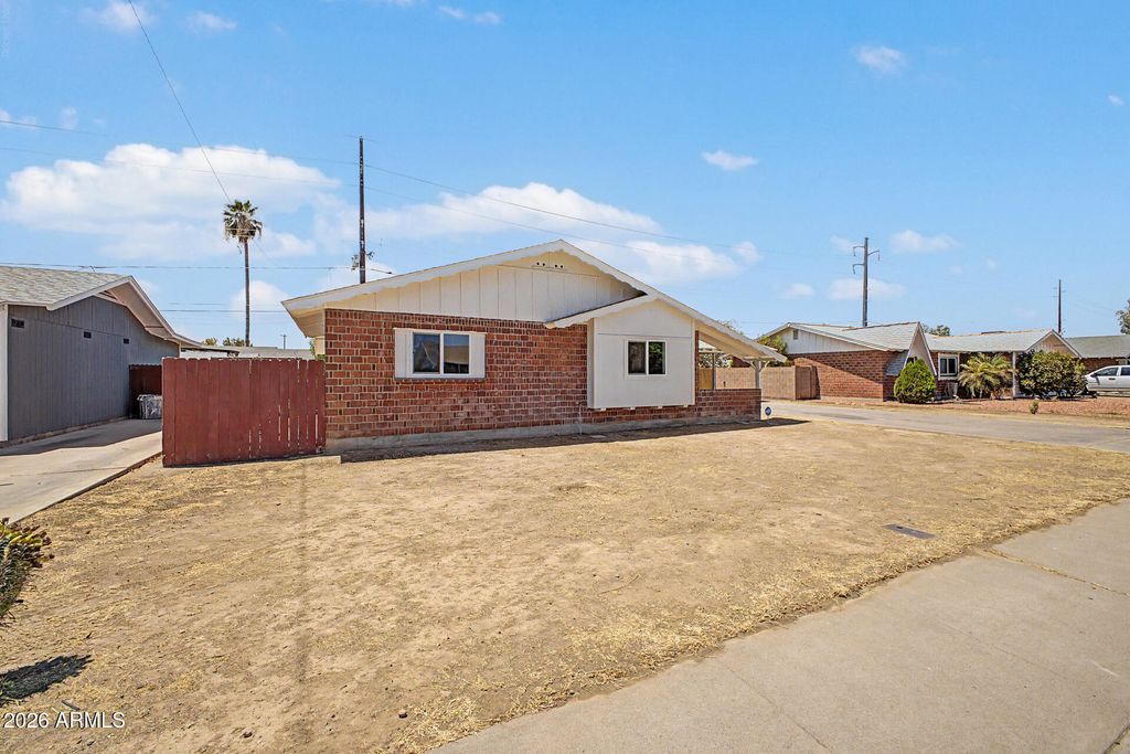 4031 W CLAREMONT Street, Phoenix, AZ 85019 — photo 2