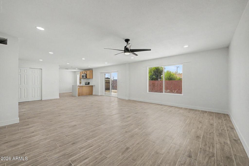 4031 W CLAREMONT Street, Phoenix, AZ 85019 — photo 4