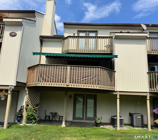 12 Spindle Hill Road 8G, Wolcott, CT 06716