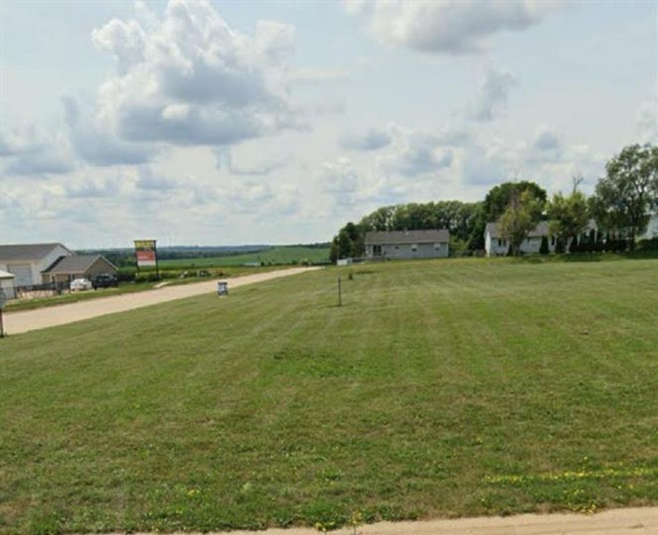 829 S Main Street, Center Point, IA 52213