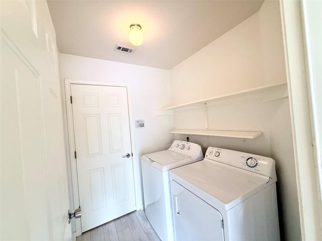 206 Sunshadow DR, Lockhart, TX 78644