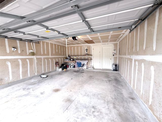 206 Sunshadow DR, Lockhart, TX 78644