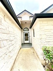 206 Sunshadow DR, Lockhart, TX 78644