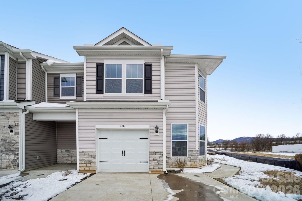 320 Lagoon Road, Fletcher, NC 28732