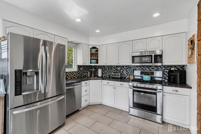 290 brunswick Avenue, Spotswood, NJ 08884