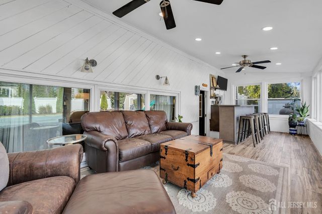 290 brunswick Avenue, Spotswood, NJ 08884