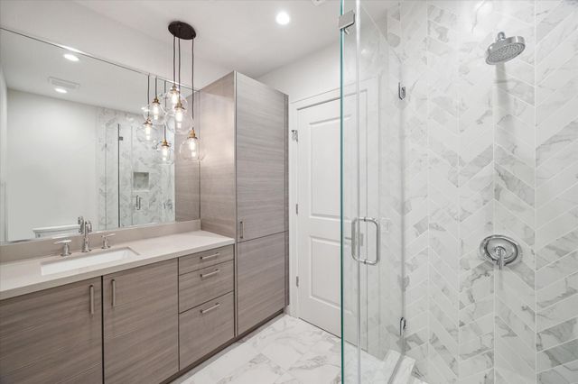 2047 Westcreek Lane 505, Houston, TX 77027