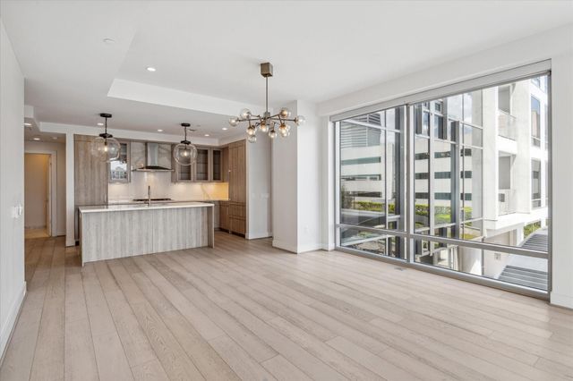 2047 Westcreek Lane 505, Houston, TX 77027