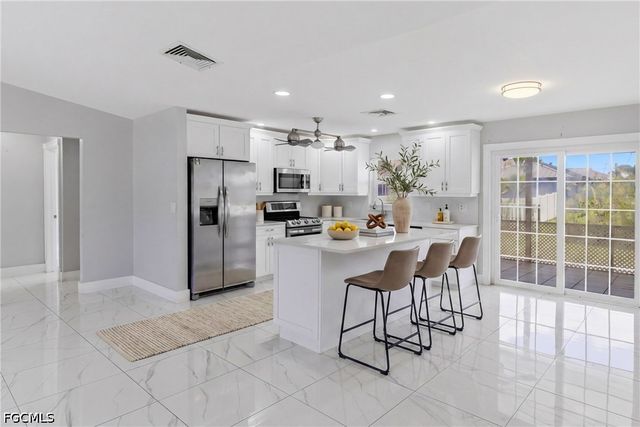 2658 SW 32nd ST, Cape Coral, FL 33914