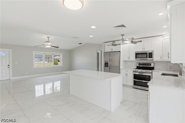 2658 SW 32nd ST, Cape Coral, FL 33914