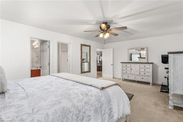 400 Walnut Crossing Drive, Whitsett, NC 27377