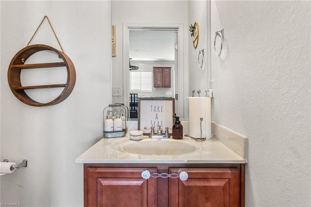 400 Walnut Crossing Drive, Whitsett, NC 27377