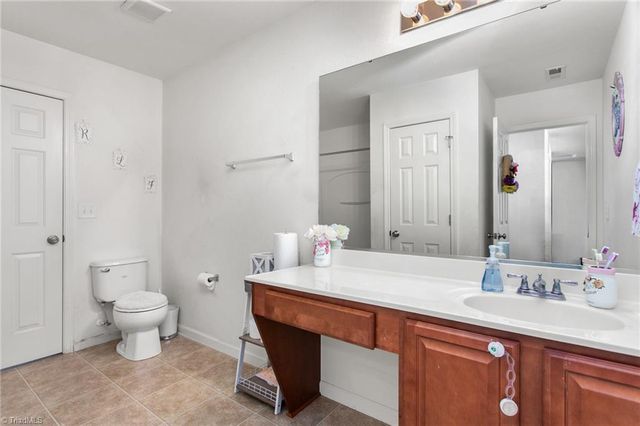 400 Walnut Crossing Drive, Whitsett, NC 27377