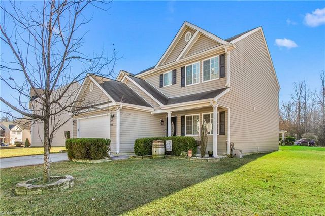 400 Walnut Crossing Drive, Whitsett, NC 27377