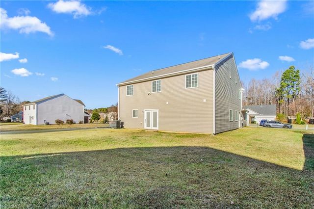400 Walnut Crossing Drive, Whitsett, NC 27377
