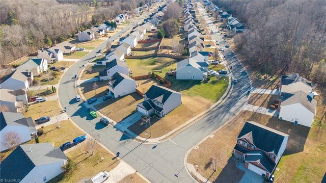 400 Walnut Crossing Drive, Whitsett, NC 27377