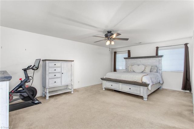 400 Walnut Crossing Drive, Whitsett, NC 27377