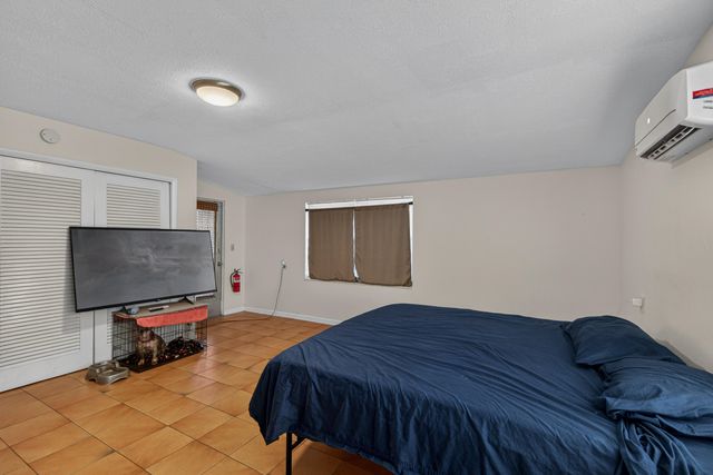 1211 NE 35th Street, Pompano Beach, FL 33064