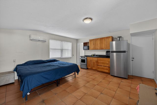 1211 NE 35th Street, Pompano Beach, FL 33064