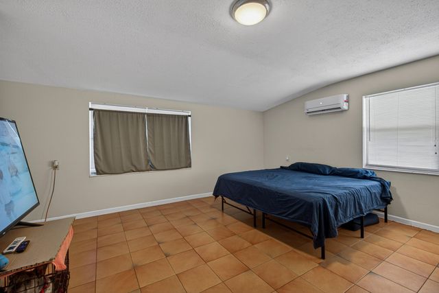 1211 NE 35th Street, Pompano Beach, FL 33064