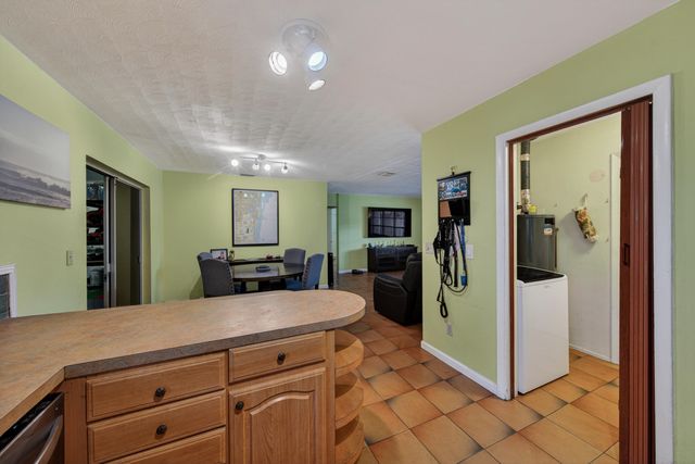 1211 NE 35th Street, Pompano Beach, FL 33064