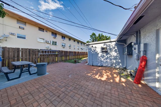 1211 NE 35th Street, Pompano Beach, FL 33064