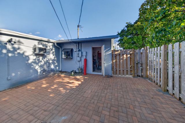 1211 NE 35th Street, Pompano Beach, FL 33064