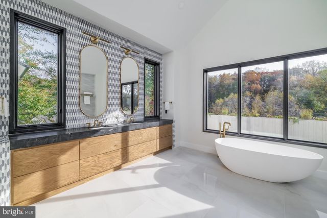 6605 LYBROOK CT, Bethesda, MD 20817